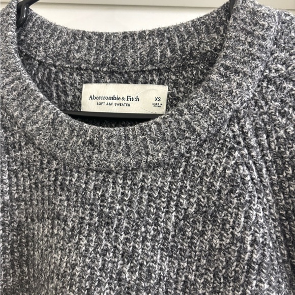 Abercrombie & Fitch Charcoal Crew Neck Sweater - Picture 3 of 6